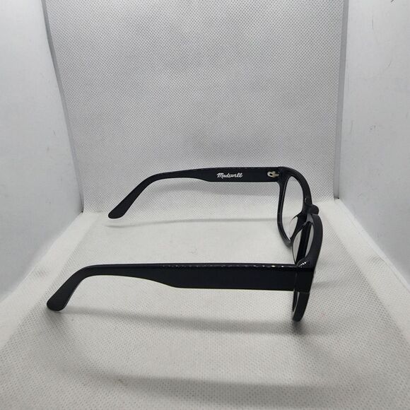 Madewell Black Glasses - Stylish and Sleek Eyewear - Picture 4 of 7